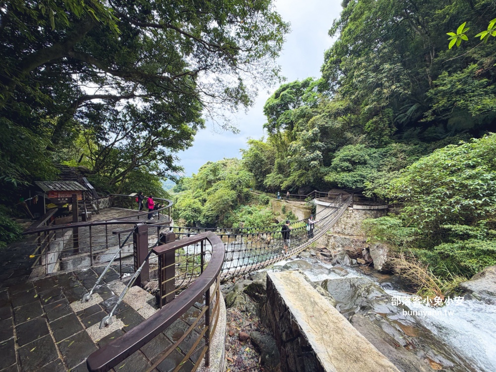 陽明山【草山觀瀑吊橋】從入口處到瀑布來回只要30分鐘輕鬆走