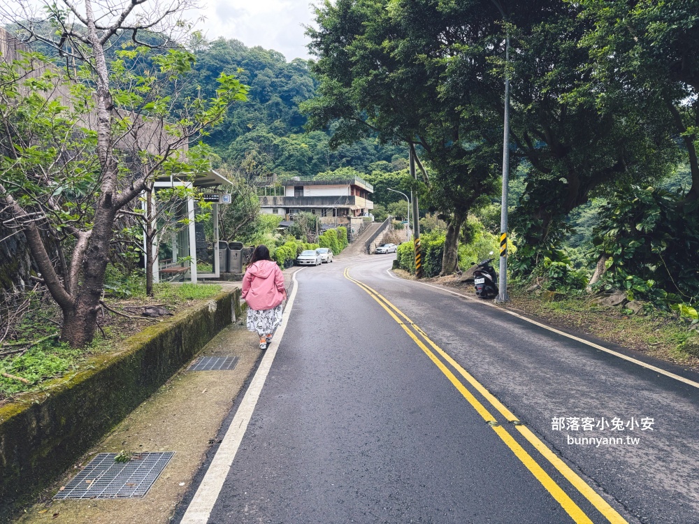 陽明山【草山觀瀑吊橋】從入口處到瀑布來回只要30分鐘輕鬆走