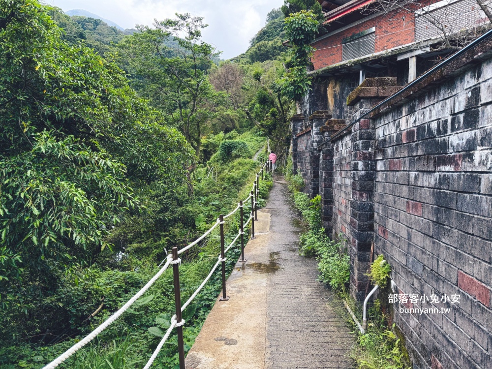 陽明山【草山觀瀑吊橋】從入口處到瀑布來回只要30分鐘輕鬆走