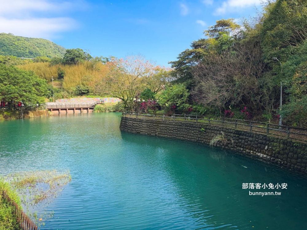 新北萬里區【鏡湖】繞一圈不用15分鐘輕鬆就能賞靜謐的湖景