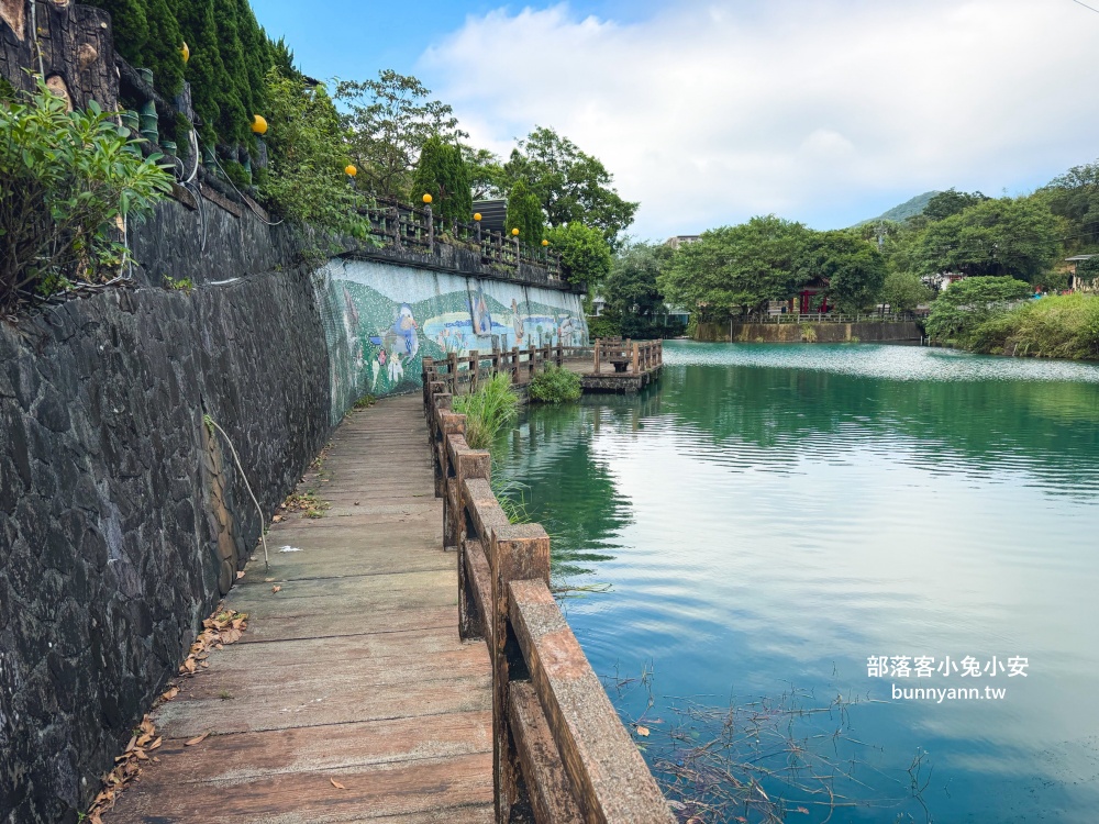 新北萬里區【鏡湖】繞一圈不用15分鐘輕鬆就能賞靜謐的湖景