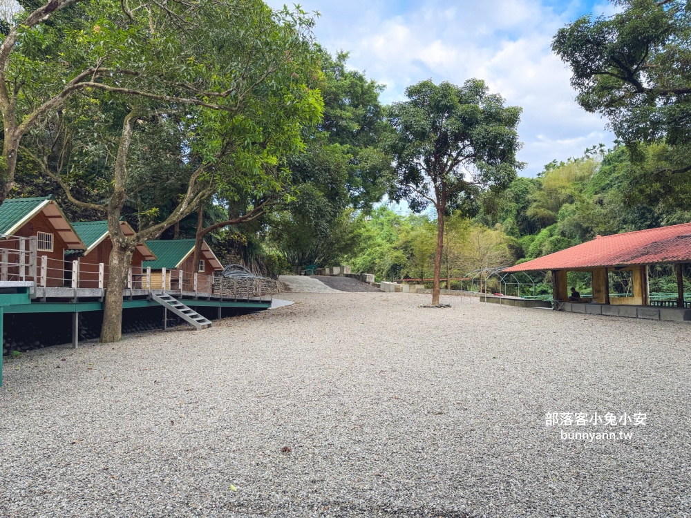 三峽最美的森林COFFEE長城溪森林，被森林包圍的河畔景觀咖啡廳