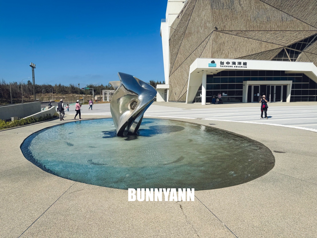 台中梧棲【台中海洋館】漁港旁非常熱門的室內親子水族館