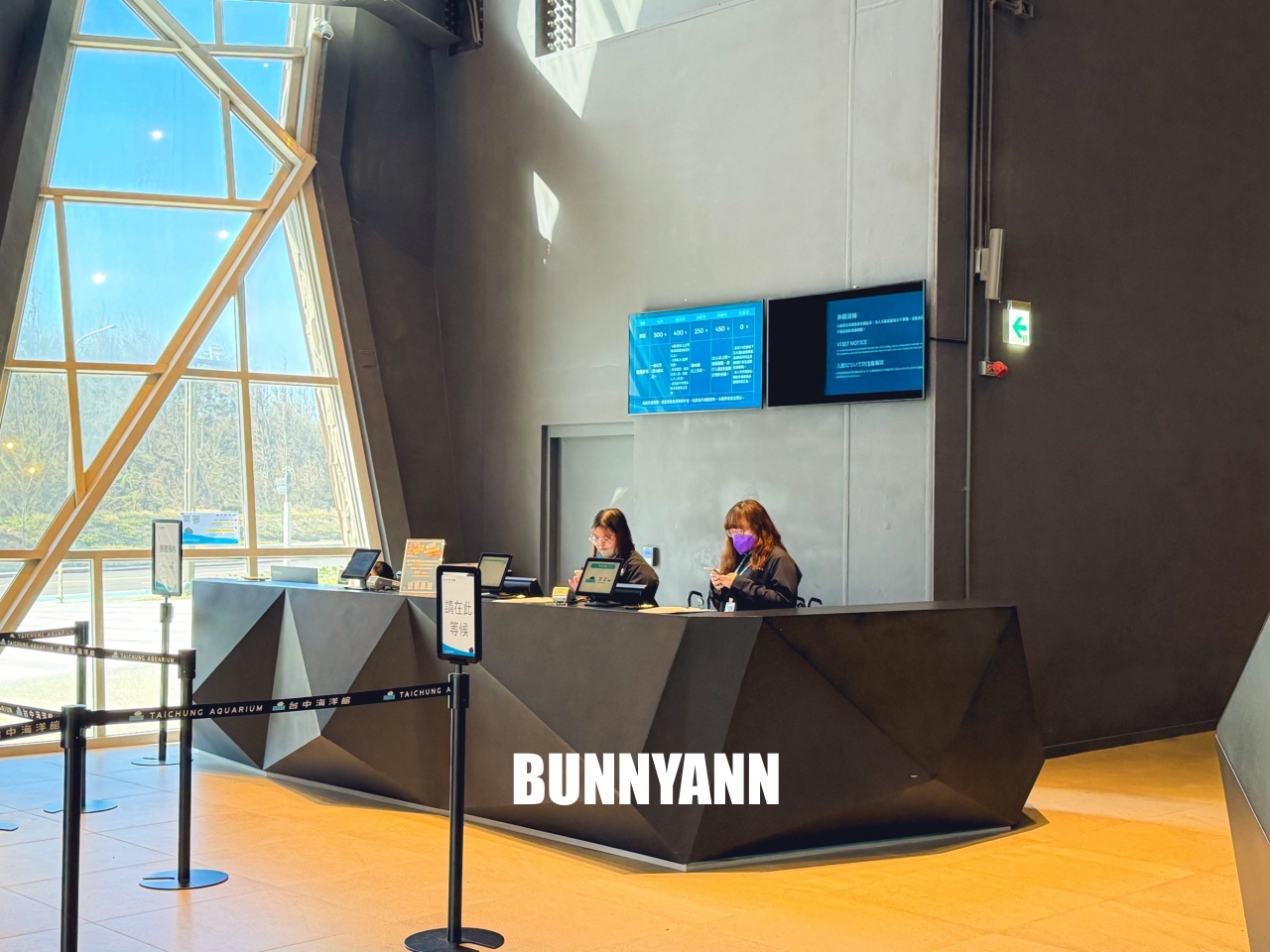 台中梧棲【台中海洋館】漁港旁非常熱門的室內親子水族館