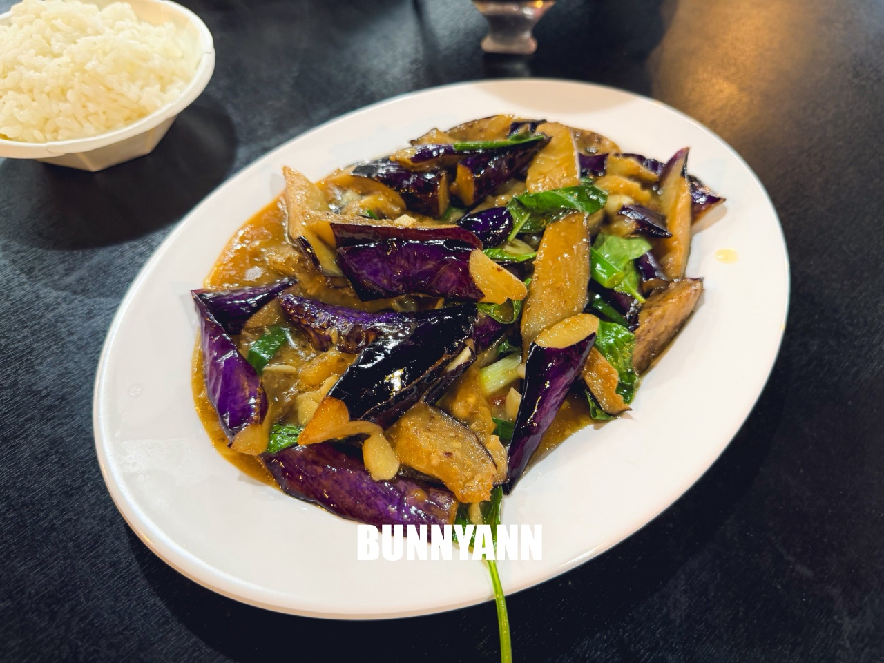 在地人喜愛的「竹子湖山中園野菜餐廳」鮮嫩蔥油雞，雞湯也是招牌必點之一！