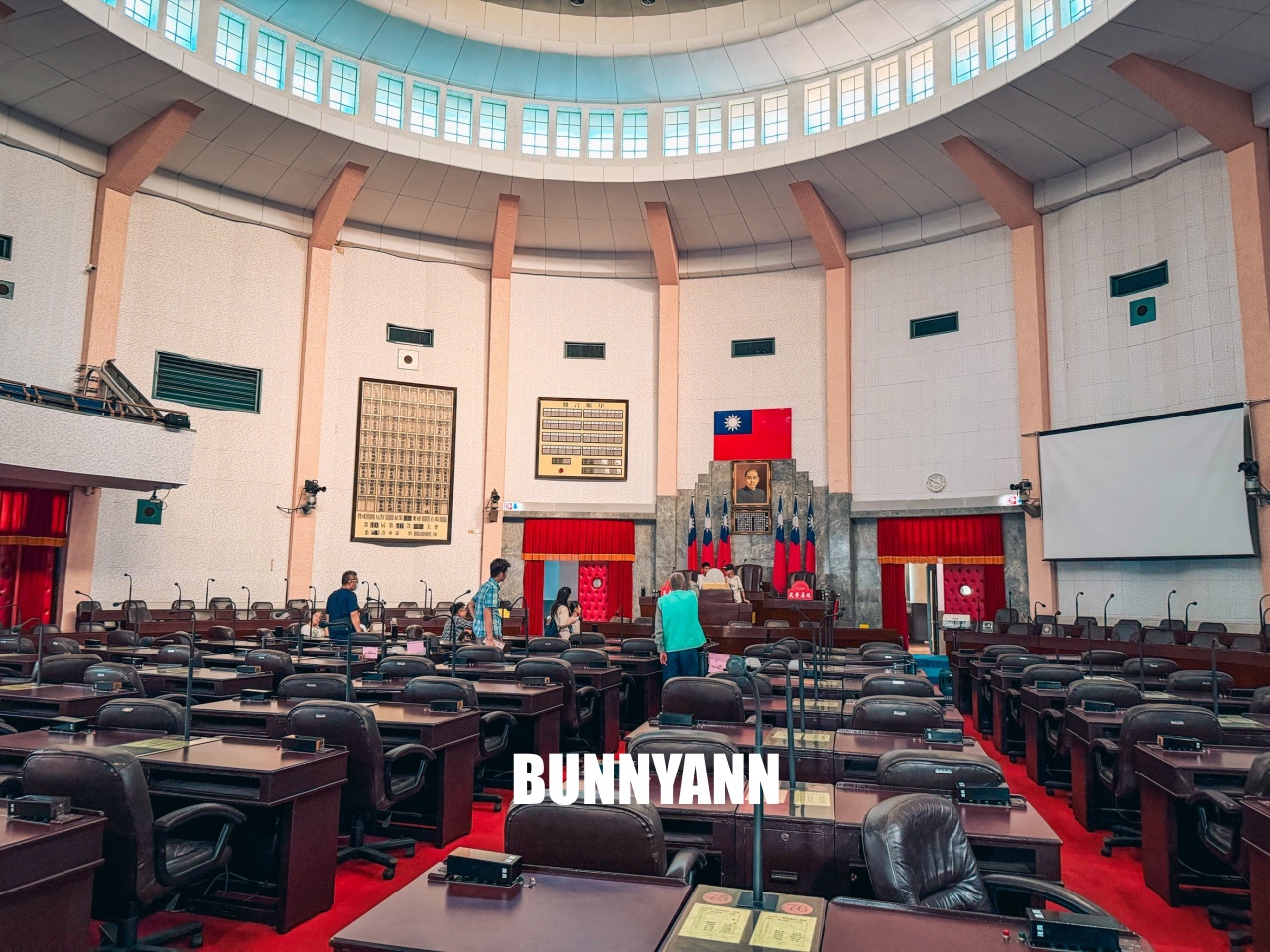 台中【立法院民主議政園區】最吸引人的立法院、地方議會、參政會全部免費參觀