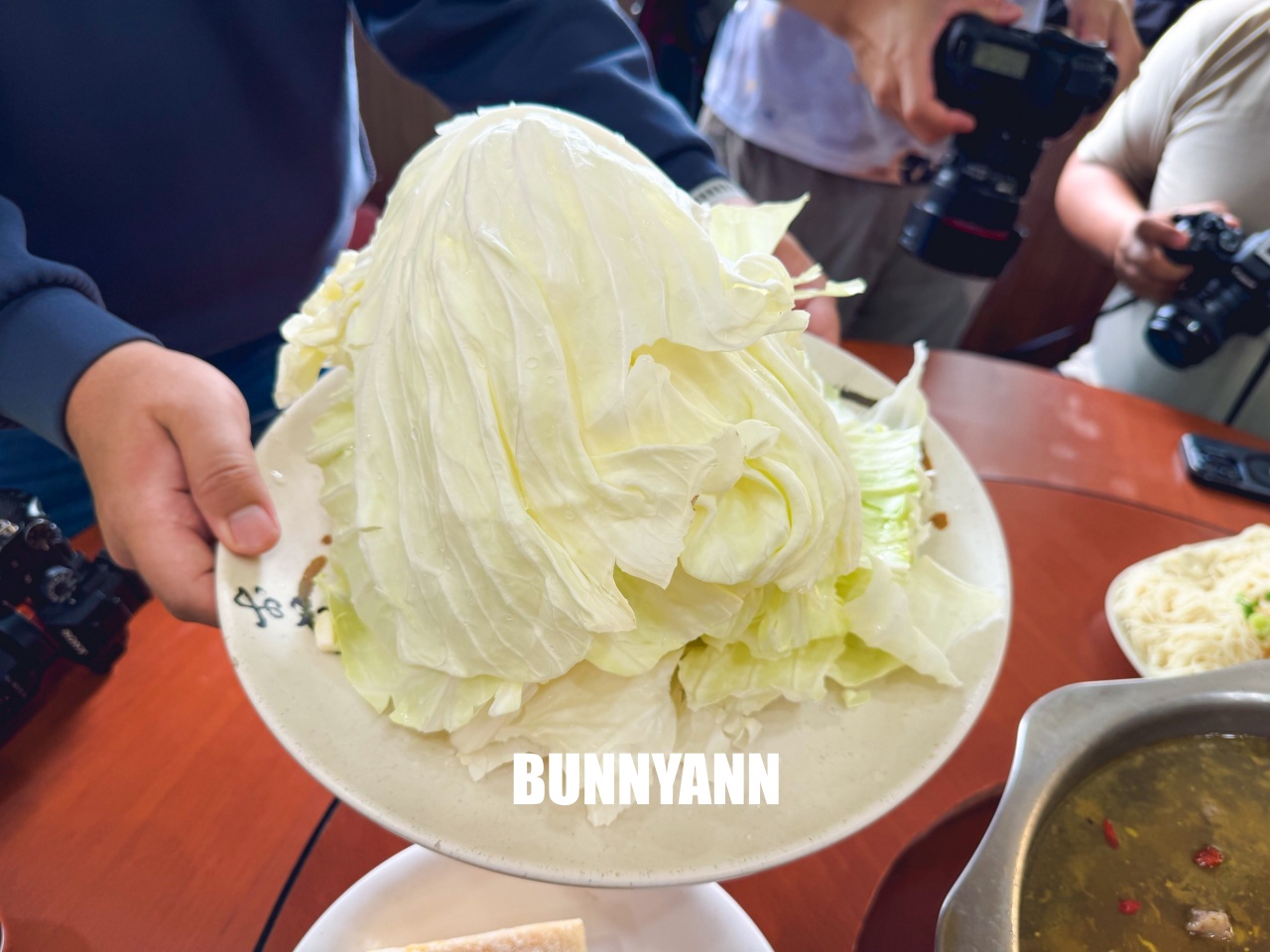 桃園【臺灣番鴨牧場大江店】隱身小路內的好吃薑母鴨店，超大餐廳適合團客聚餐推薦