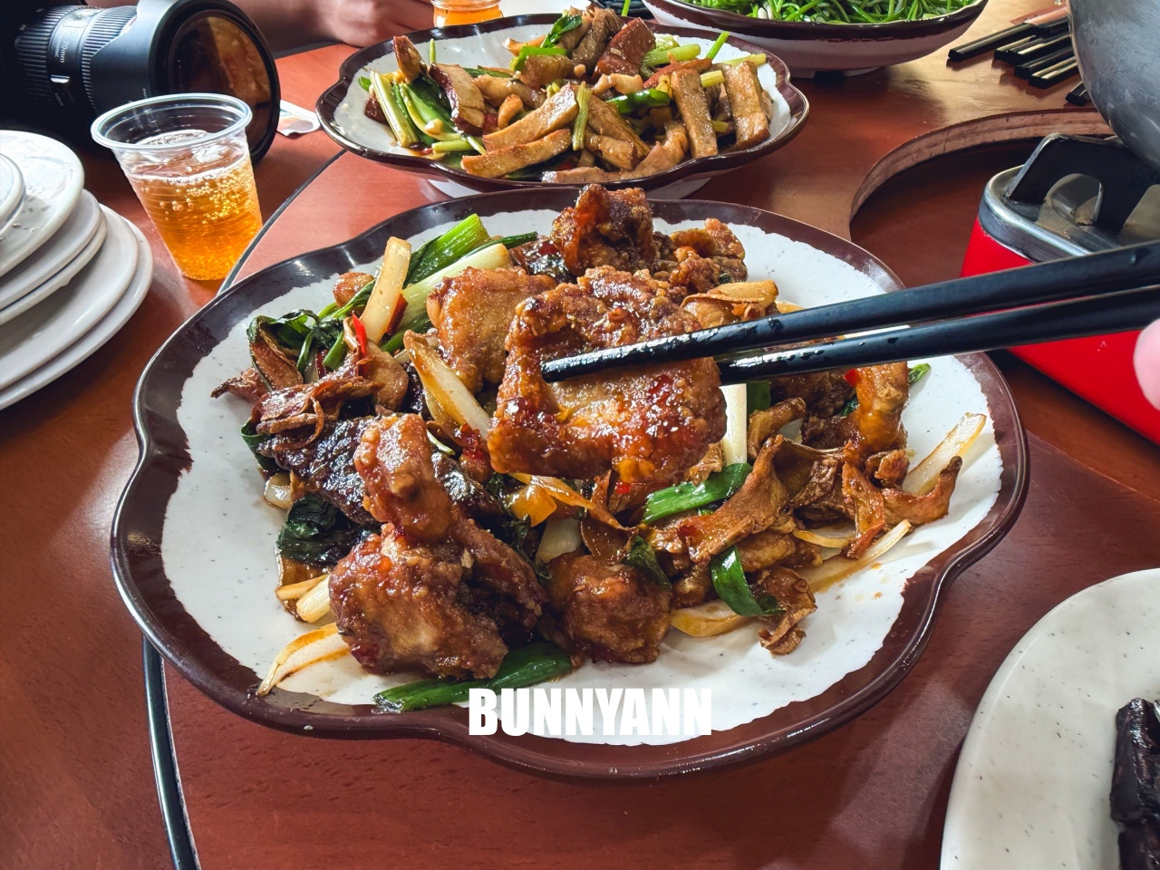 桃園【臺灣番鴨牧場大江店】隱身小路內的好吃薑母鴨店，超大餐廳適合團客聚餐推薦