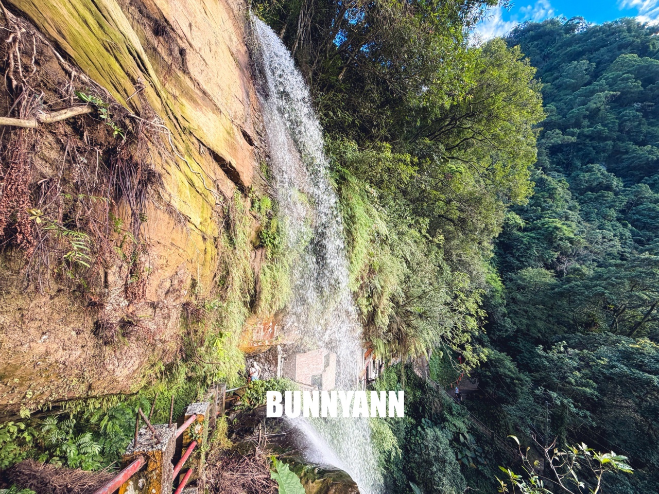 新北【銀河洞越嶺登山步道】下車只要15分鐘,輕鬆欣賞瀑布與水濂洞奇景 新北【銀河洞越嶺登山步道】下車只要15分鐘,輕鬆欣賞瀑布與水濂洞奇景