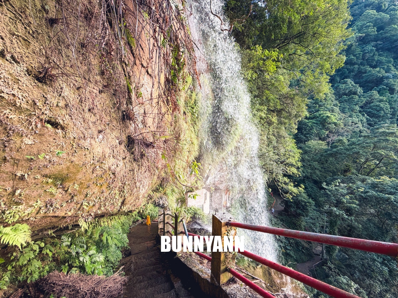 新北【銀河洞越嶺登山步道】下車只要15分鐘,輕鬆欣賞瀑布與水濂洞奇景 新北【銀河洞越嶺登山步道】下車只要15分鐘,輕鬆欣賞瀑布與水濂洞奇景