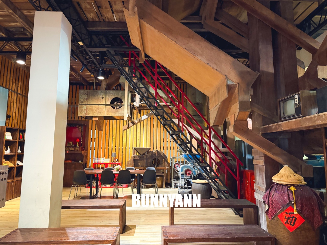 台中【霧峰農會酒莊】免費參觀的農產品跟品酒觀光工廠 台中【霧峰農會酒莊】免費參觀的農產品跟品酒觀光工廠