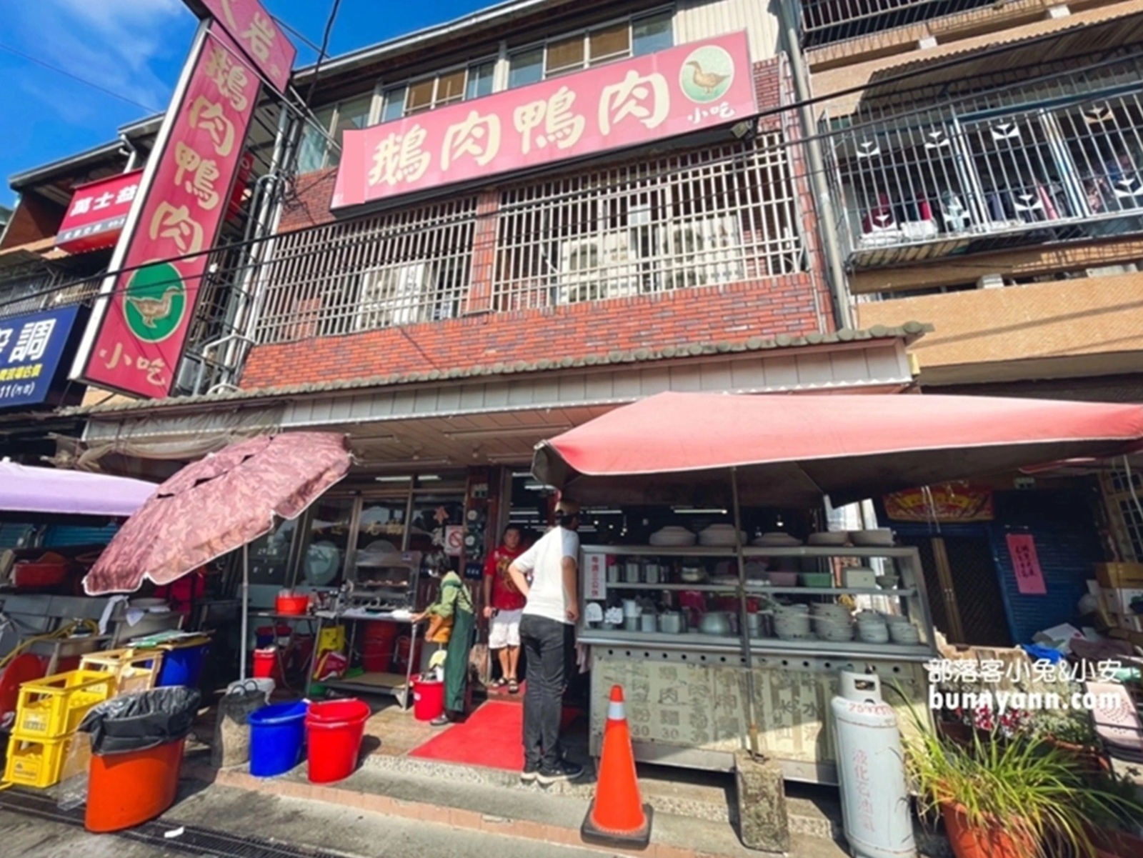 食尚玩家推薦【半天岩鵝肉鴨肉小吃】一盤一百元起的小吃店