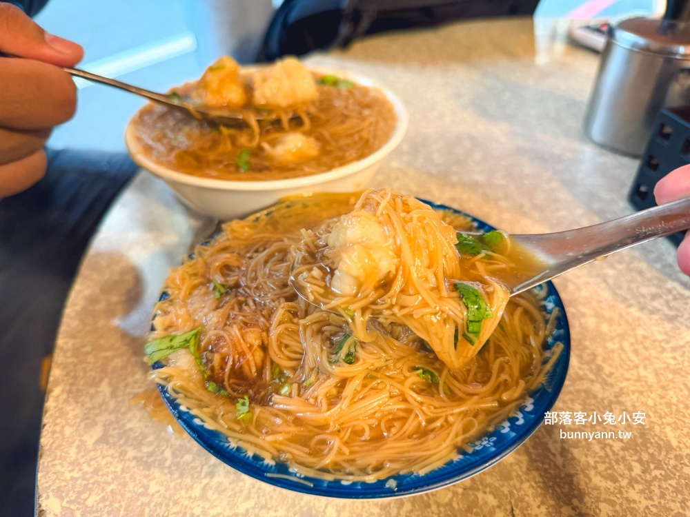 基隆【三沙灣麵線羹】限定版魚漿包大腸麵線糊一賣20年