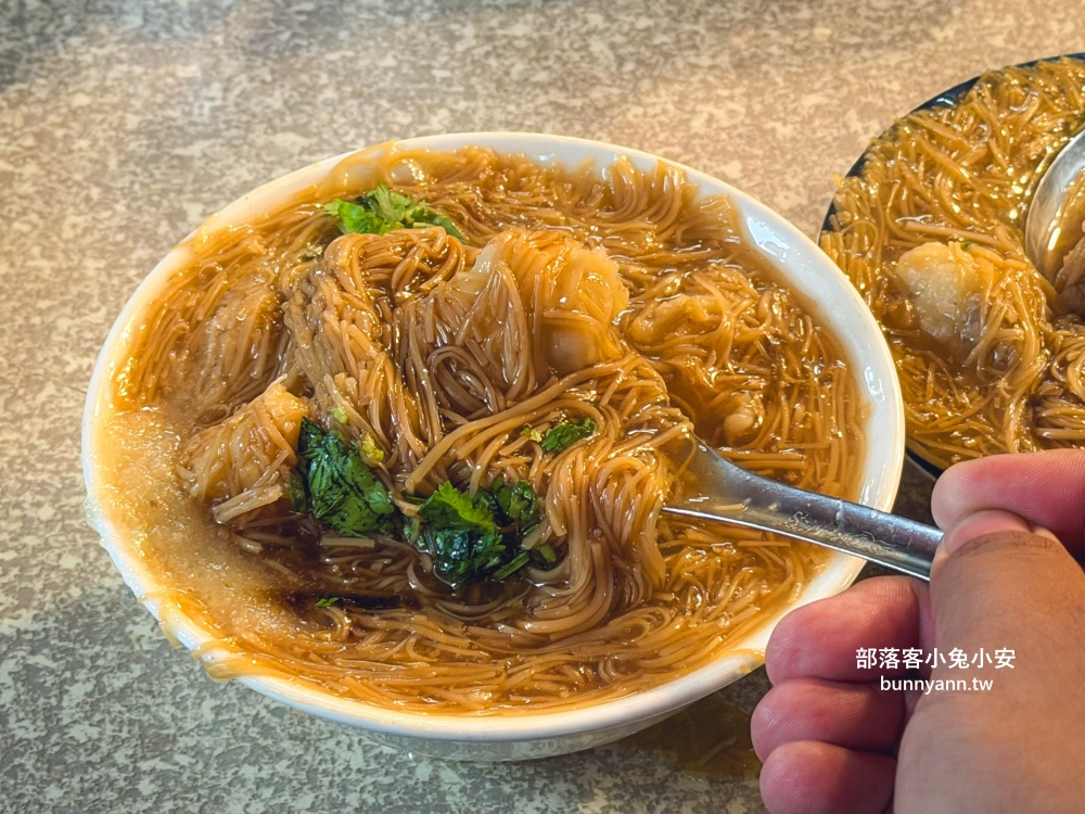 基隆【三沙灣麵線羹】限定版魚漿包大腸麵線糊一賣20年 基隆【三沙灣麵線羹】限定版魚漿包大腸麵線糊一賣20年