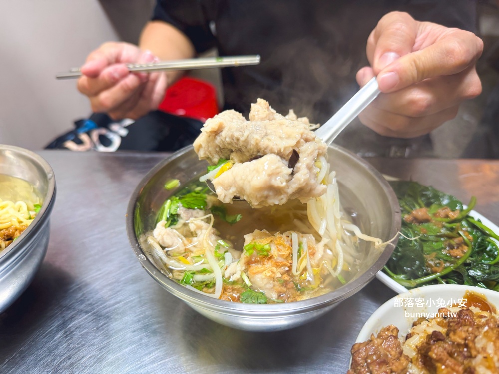 北投美食【上全肉羹】北投市場超人氣排隊名店，肉羹大塊紮實，湯頭也不差!