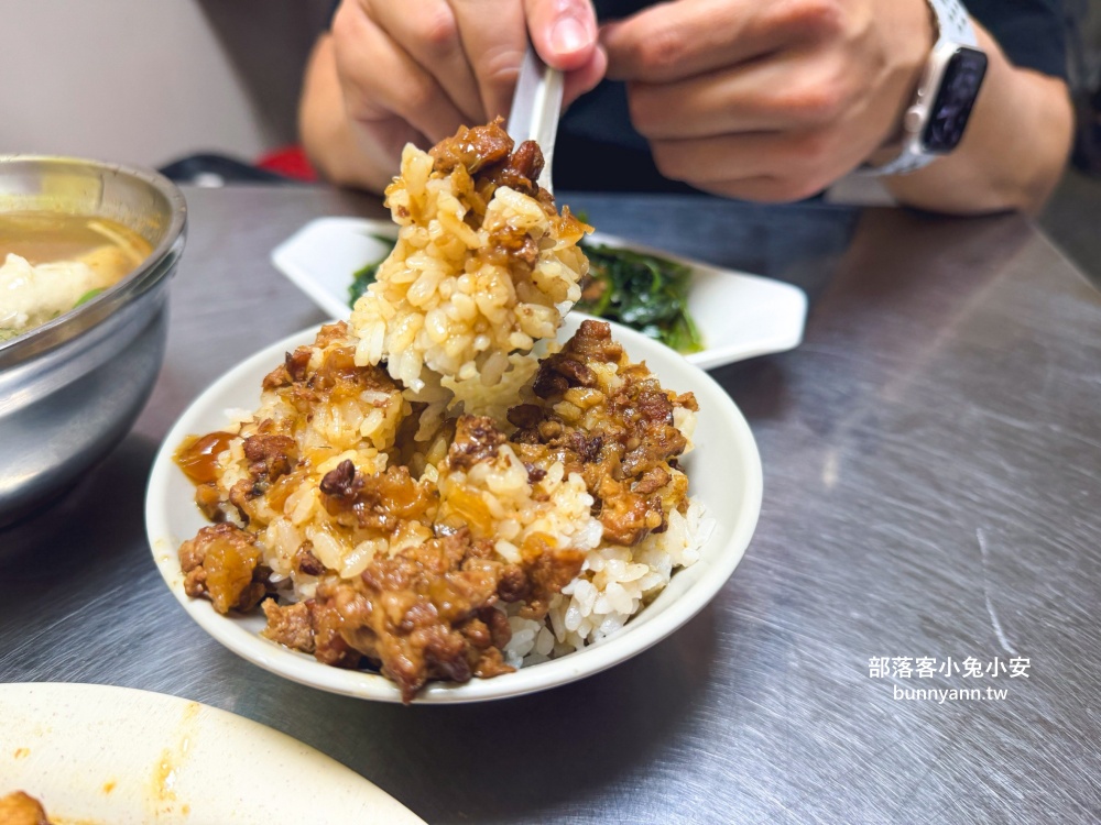北投美食【上全肉羹】北投市場超人氣排隊名店，肉羹大塊紮實，湯頭也不差!