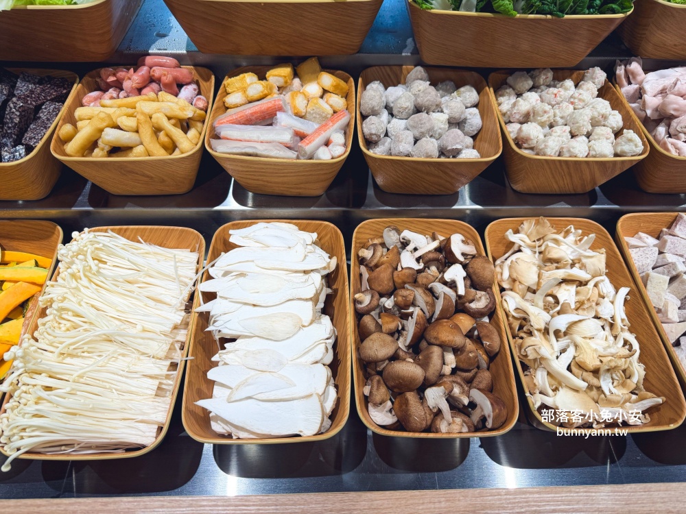 桃園【売鍋中壢龍岡店】超高CP值火鍋店，冰淇淋跟小菜隨你吃！