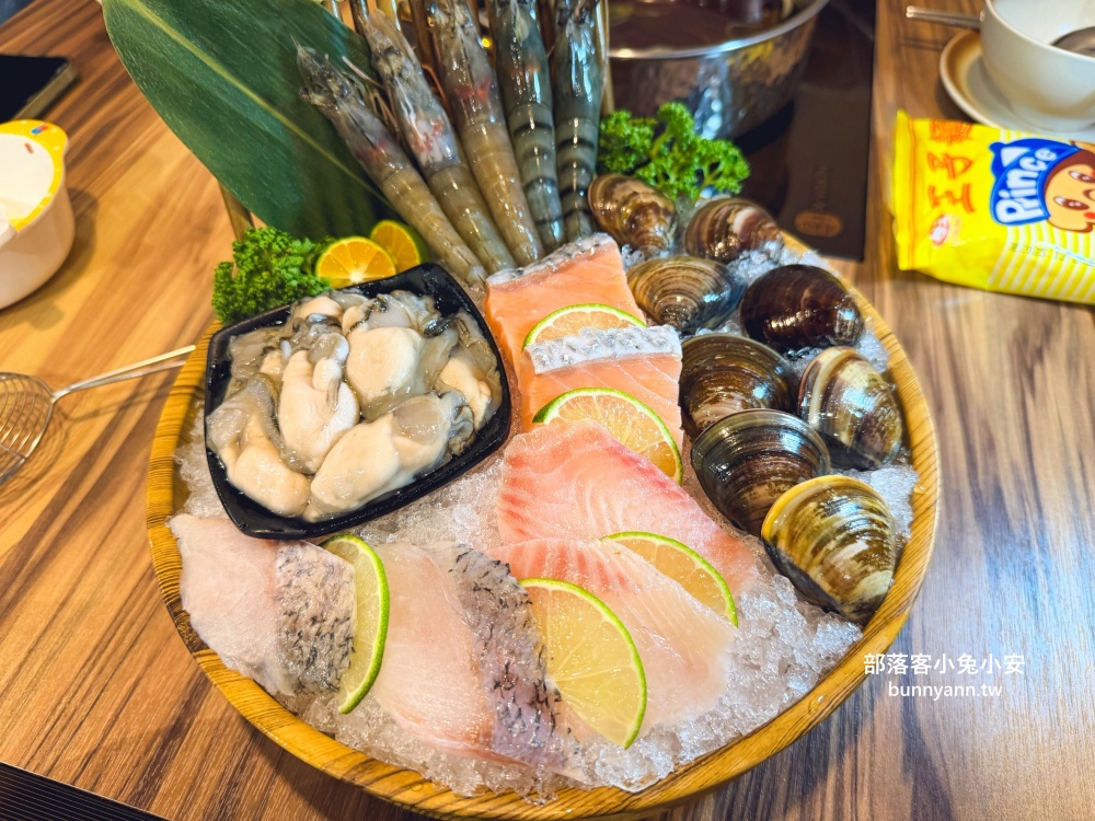 桃園【売鍋中壢龍岡店】超高CP值火鍋店，冰淇淋跟小菜隨你吃！