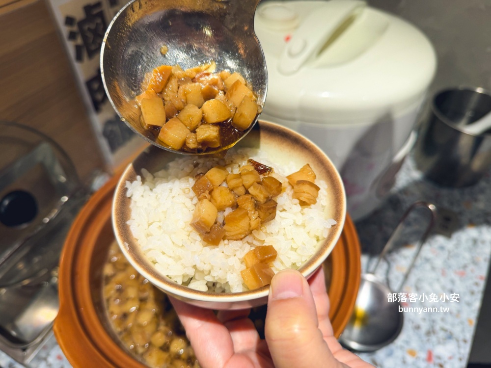 桃園【売鍋中壢龍岡店】超高CP值火鍋店，冰淇淋跟小菜隨你吃！