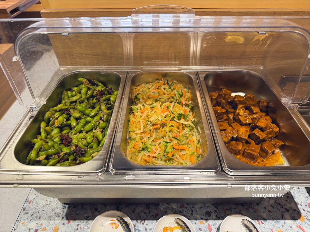 桃園【売鍋中壢龍岡店】超高CP值火鍋店，冰淇淋跟小菜隨你吃！