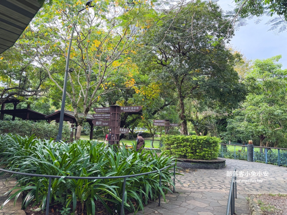 宜蘭【礁溪溫泉公園】從入口處到溫泉足湯來回只要20分鐘輕鬆走