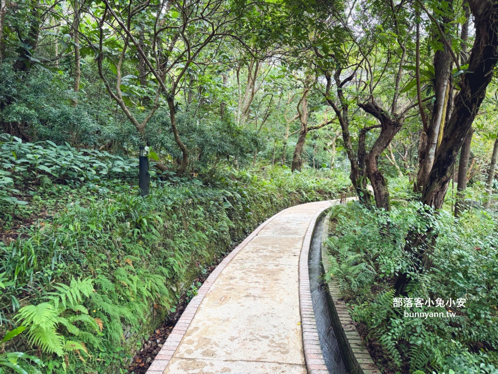 宜蘭【礁溪溫泉公園】從入口處到溫泉足湯來回只要20分鐘輕鬆走