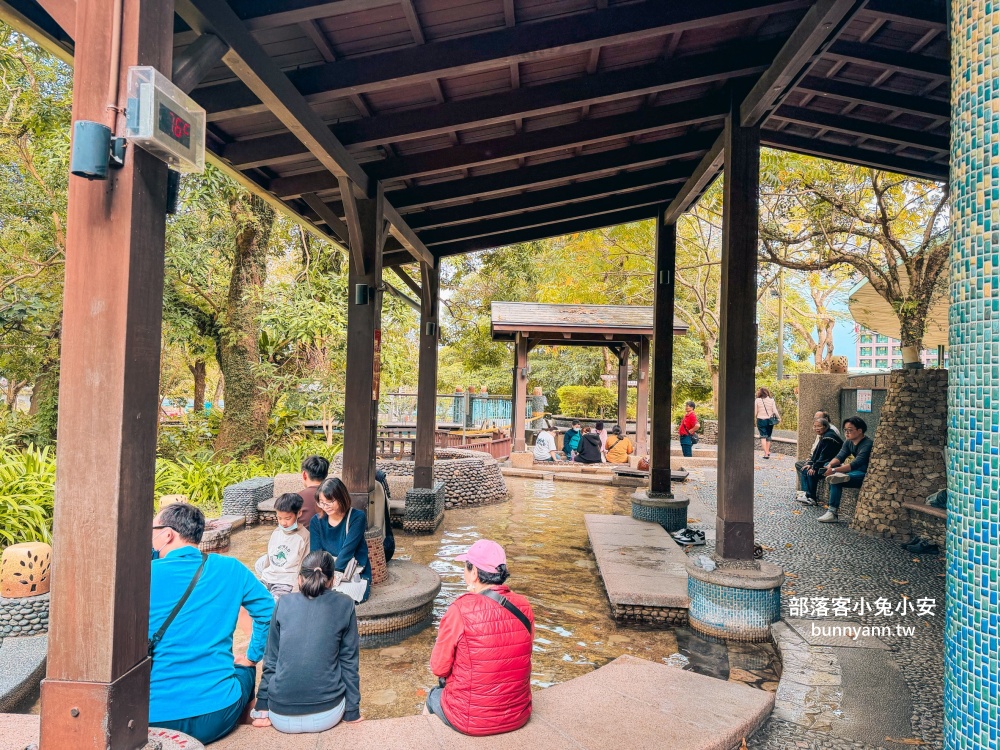 宜蘭【礁溪溫泉公園】從入口處到溫泉足湯來回只要20分鐘輕鬆走