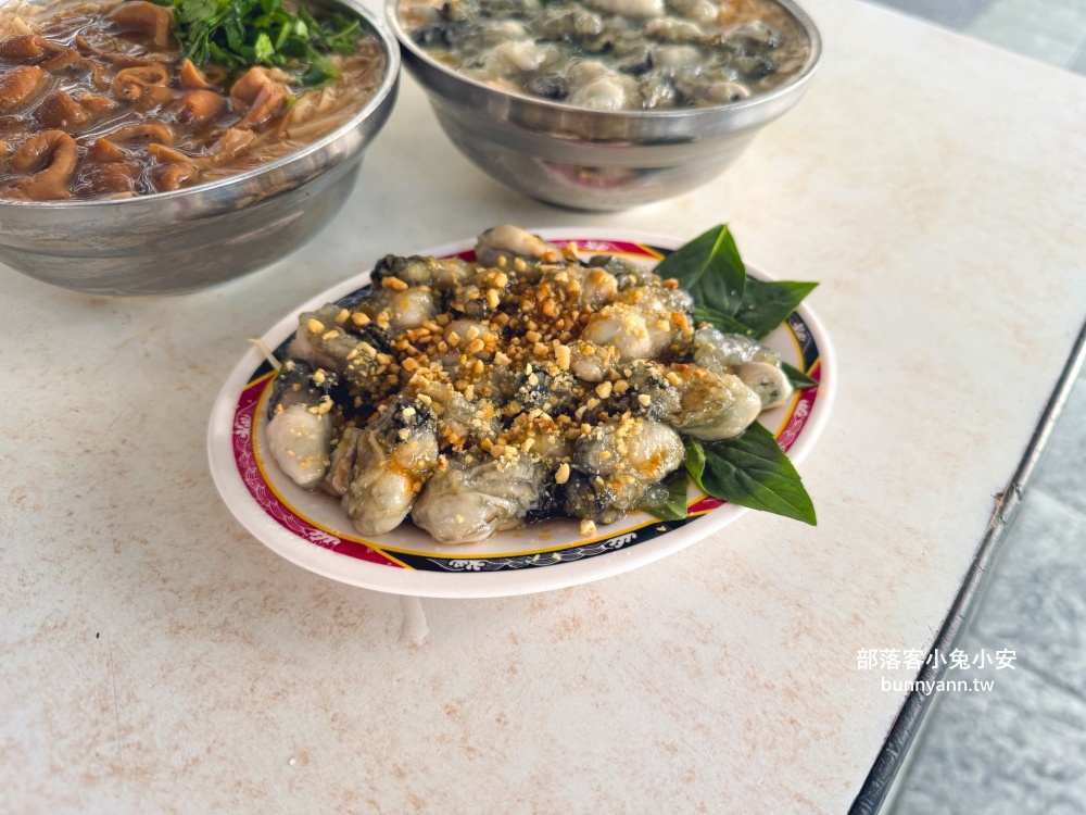台北【阿川蚵仔麵線】每碗麵線內的蚵仔肥美、大腸入味好好吃 台北【阿川蚵仔麵線】每碗麵線內的蚵仔肥美、大腸入味好好吃