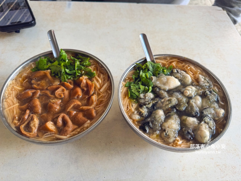 台北【阿川蚵仔麵線】每碗麵線內的蚵仔肥美、大腸入味好好吃 台北【阿川蚵仔麵線】每碗麵線內的蚵仔肥美、大腸入味好好吃