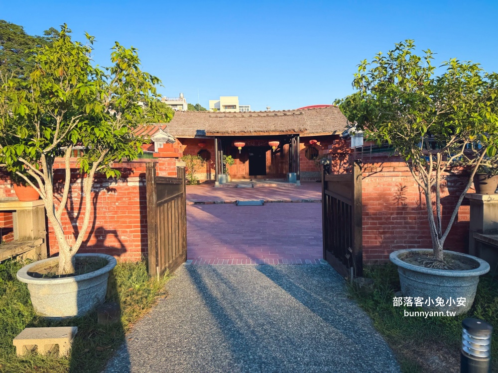 台中【霧峰林家宮保第園區】最大特色就是園區內古色古香三合院與戲台真好拍照 台中【霧峰林家宮保第園區】最大特色就是園區內古色古香三合院與戲台真好拍照