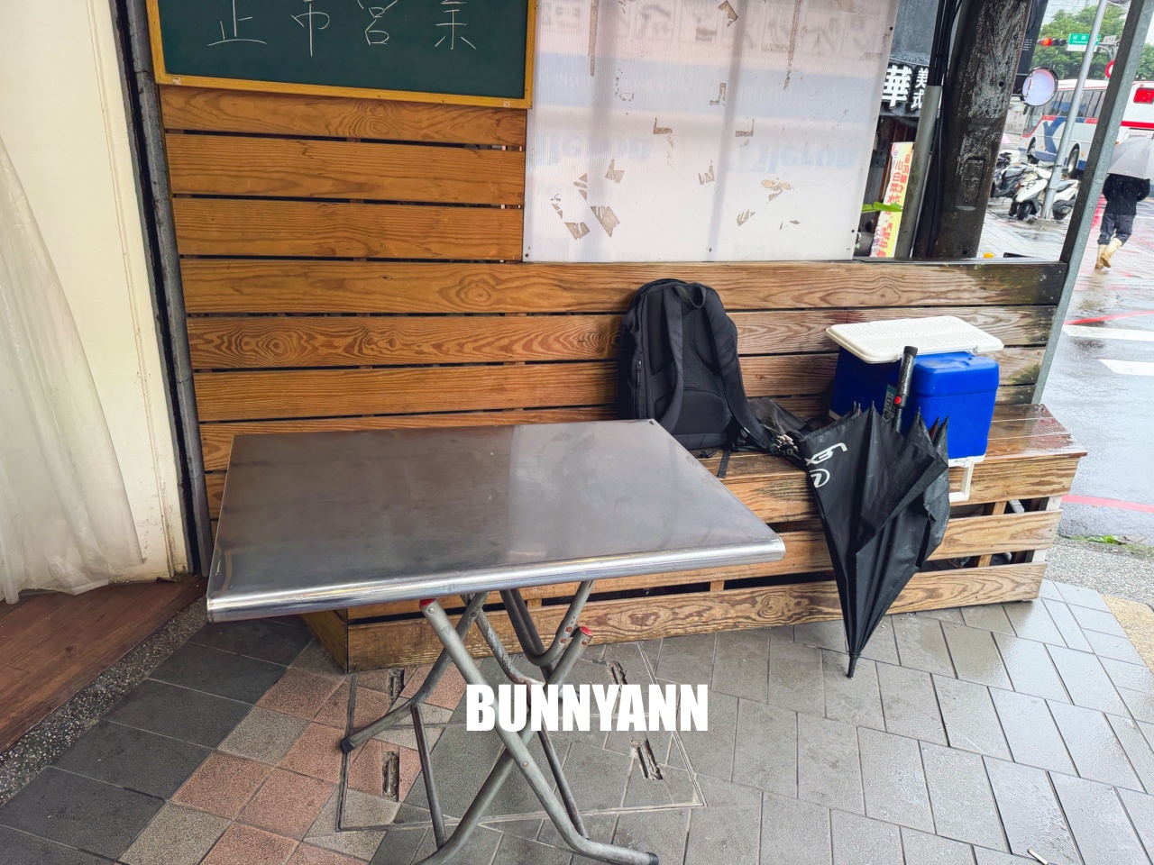 新北市【七堵OK麵線汐止店】每碗麵線內的蚵仔肥美、大腸入味好好吃