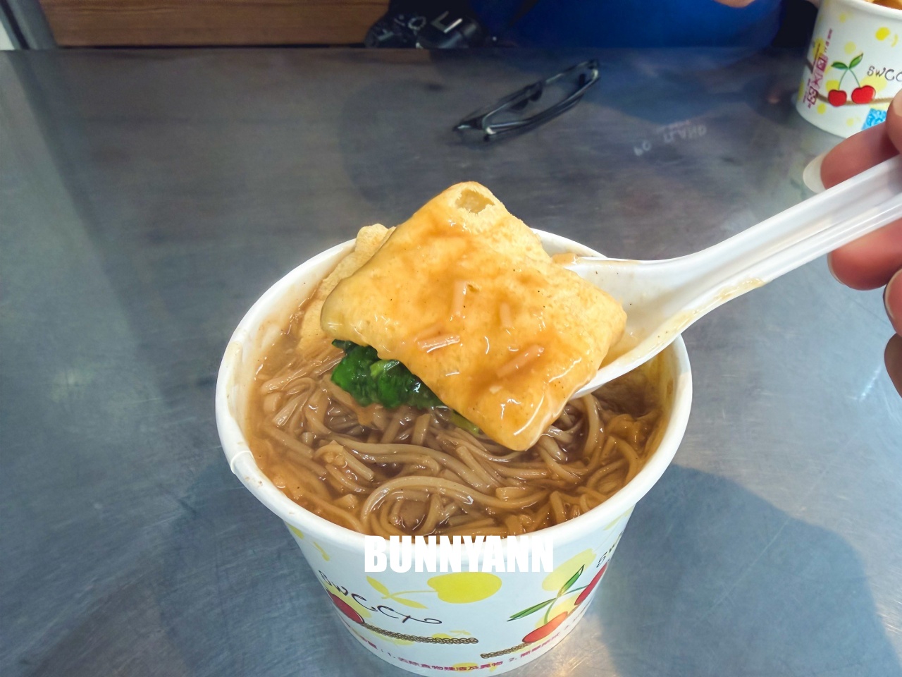 新北市【七堵OK麵線汐止店】每碗麵線內的蚵仔肥美、大腸入味好好吃