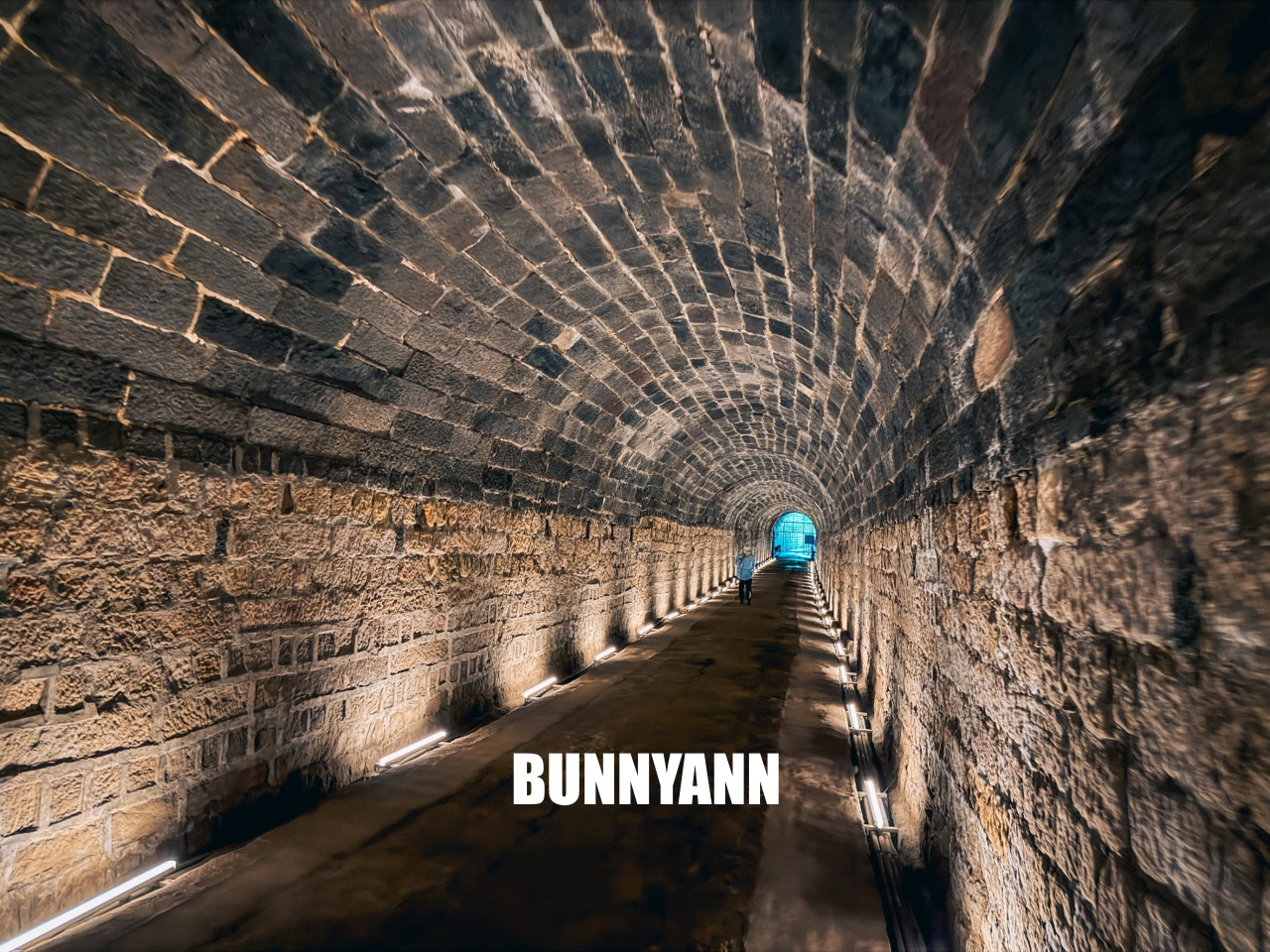 基隆【劉銘傳隧道】全台唯一百年鐵路隧道,走進神隱少女山洞秘境,開放時間、停車地點全攻略。 基隆【劉銘傳隧道】全台唯一百年鐵路隧道,走進神隱少女山洞秘境,開放時間、停車地點全攻略。