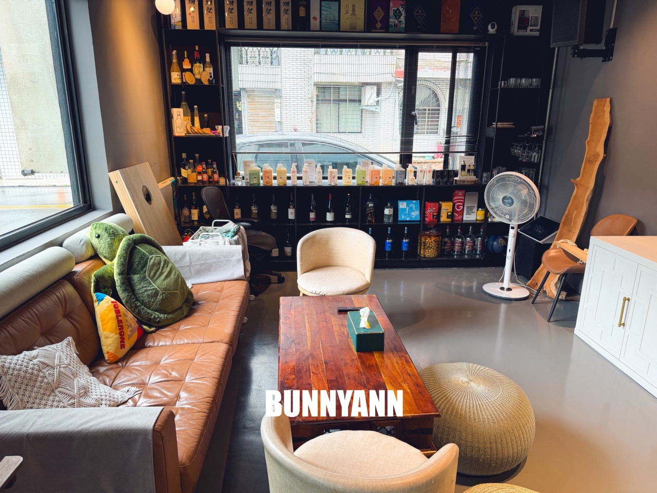 烏來溫泉【烏來旅晨溫泉民宿】隱身山頭的優質湯屋，夢幻Tiffany藍池子，邊泡湯邊看無敵山景。