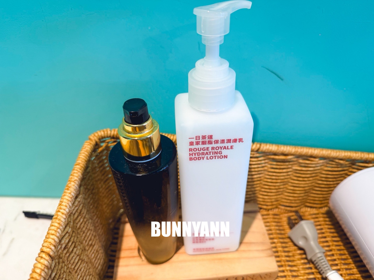 烏來溫泉【烏來旅晨溫泉民宿】隱身山頭的優質湯屋，夢幻Tiffany藍池子，邊泡湯邊看無敵山景。