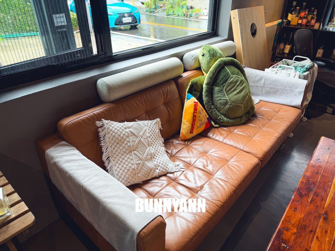 烏來溫泉【烏來旅晨溫泉民宿】隱身山頭的優質湯屋，夢幻Tiffany藍池子，邊泡湯邊看無敵山景。