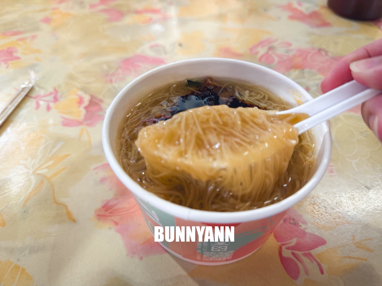 台中【樂群手工麵線】第五市場超狂排隊名店,一週只賣三天,滿滿大腸蚵仔肉羹必吃攻略。 台中【樂群手工麵線】第五市場超狂排隊名店,一週只賣三天,滿滿大腸蚵仔肉羹必吃攻略。