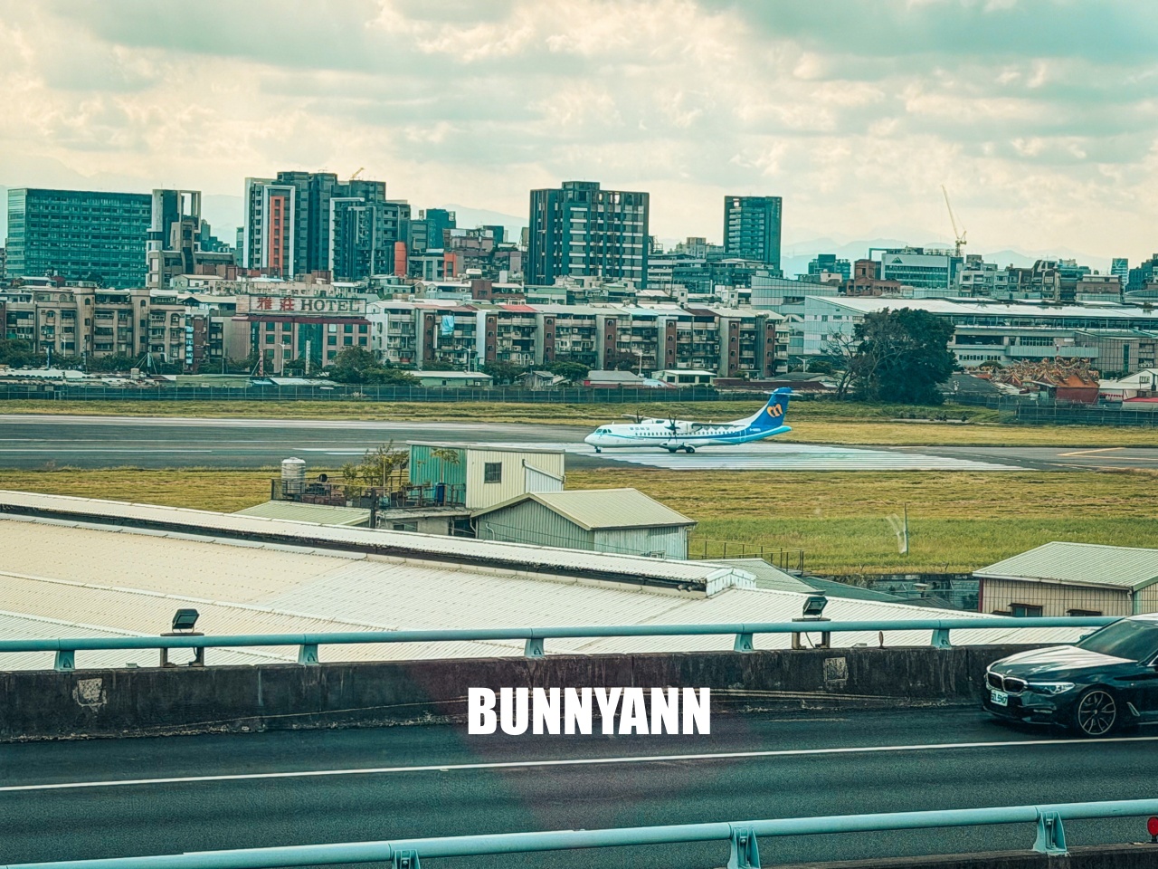 台北【國都LEXUS濱江服務廠】全台最美貴賓休息室，精品 UCC 咖啡、看飛機起降一日遊。