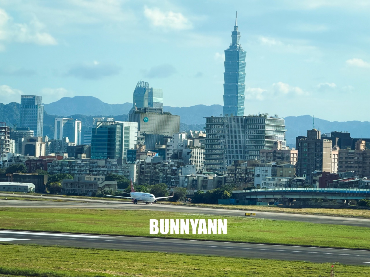 台北【國都LEXUS濱江服務廠】全台最美貴賓休息室，精品 UCC 咖啡、看飛機起降一日遊。