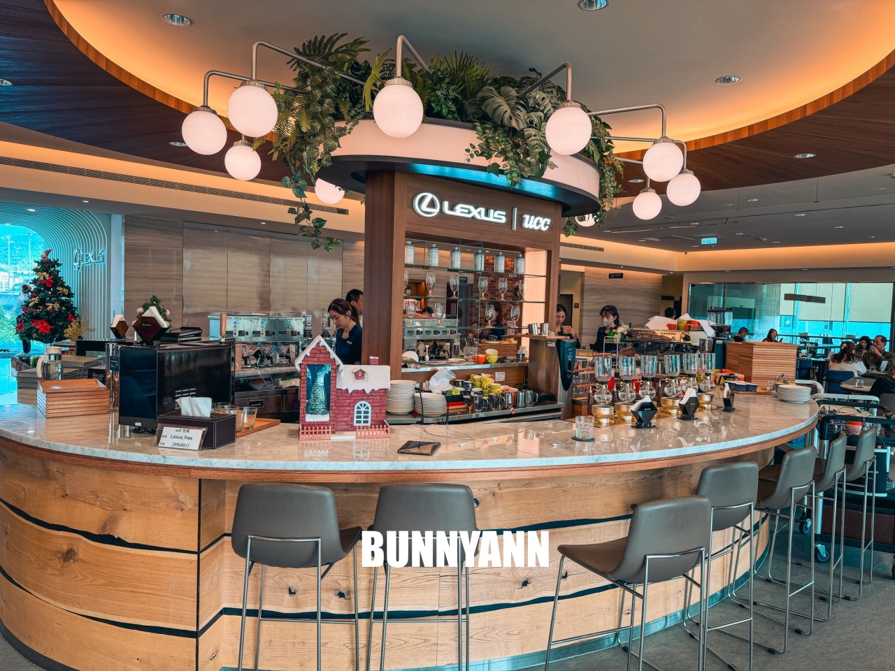 台北【國都LEXUS濱江服務廠】全台最美貴賓休息室，精品 UCC 咖啡、看飛機起降一日遊。