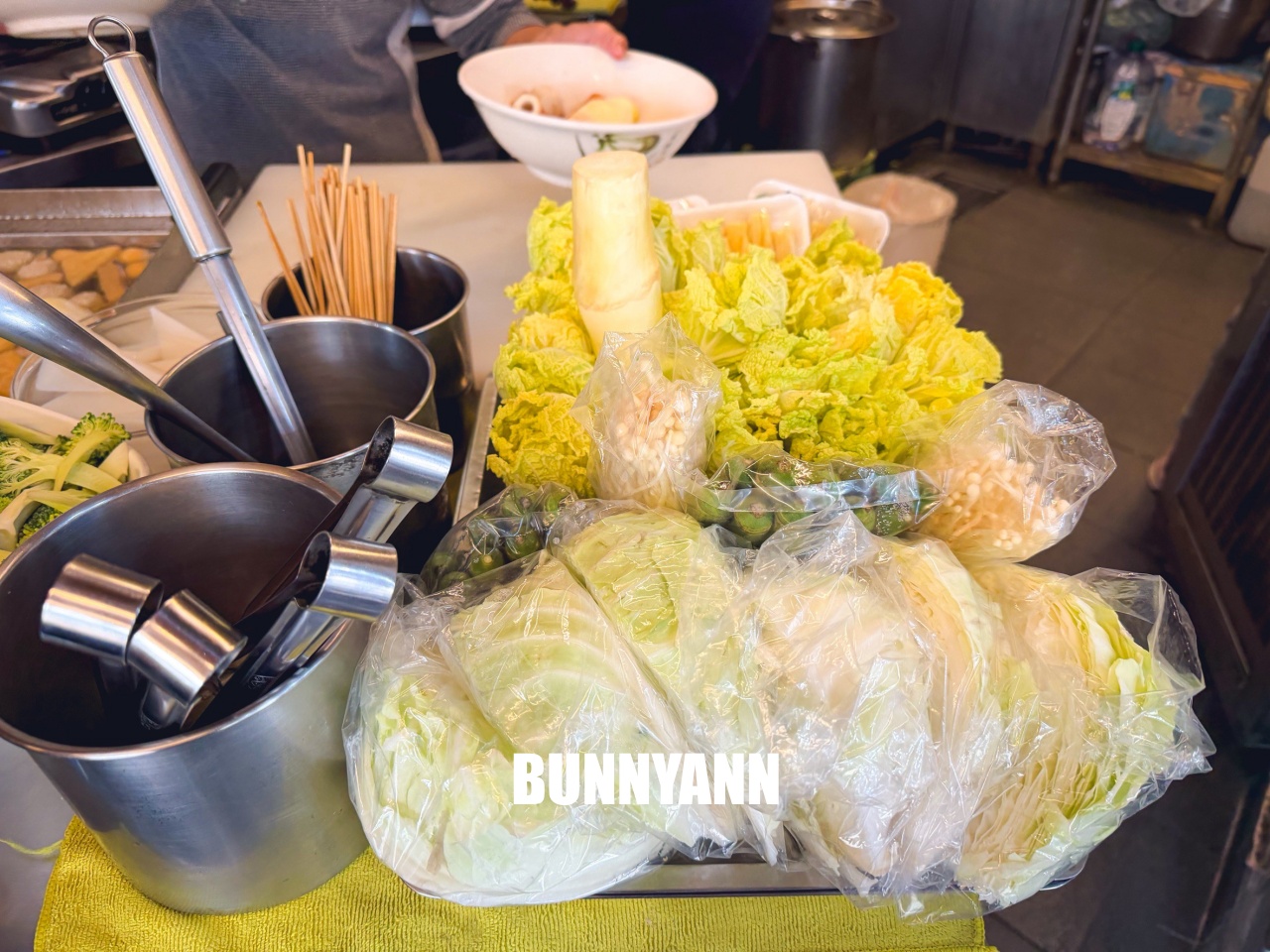 台南美食【津屋關東煮】台南轉運站旁超人氣名店，鍋燒意麵與菜頭滷超強。