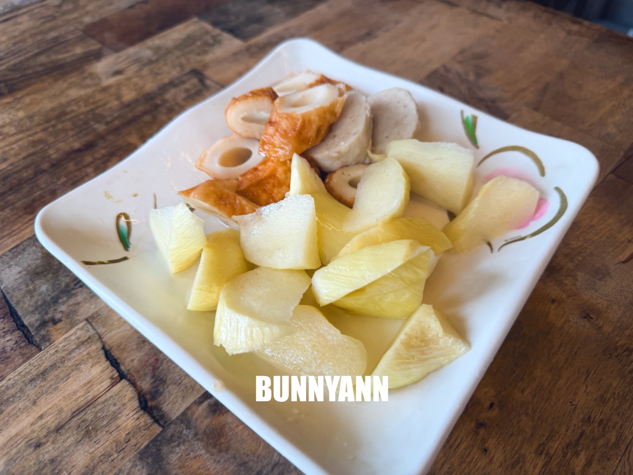 台南美食【津屋關東煮】台南轉運站旁超人氣名店，鍋燒意麵與菜頭滷超強。