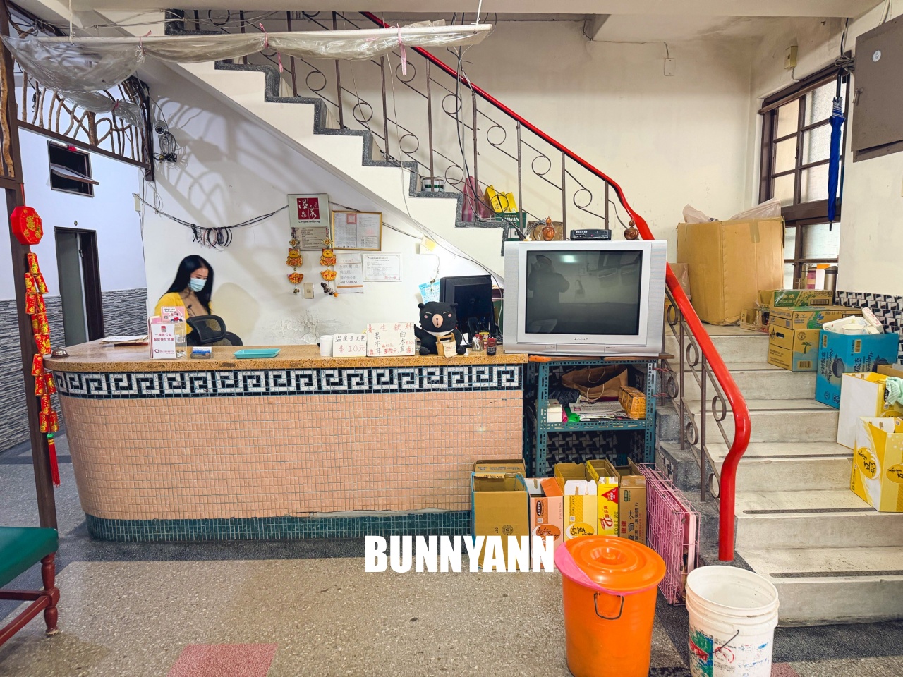 礁溪溫泉【玉清浴池】家庭湯屋大到能游泳，平價的在地老字號湯屋，門口就能停車。