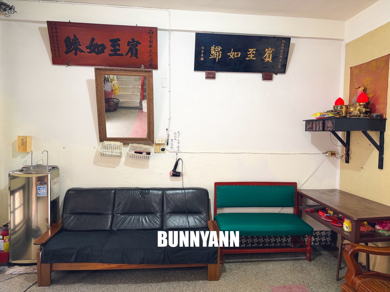 礁溪溫泉【玉清浴池】家庭湯屋大到能游泳，平價的在地老字號湯屋，門口就能停車。