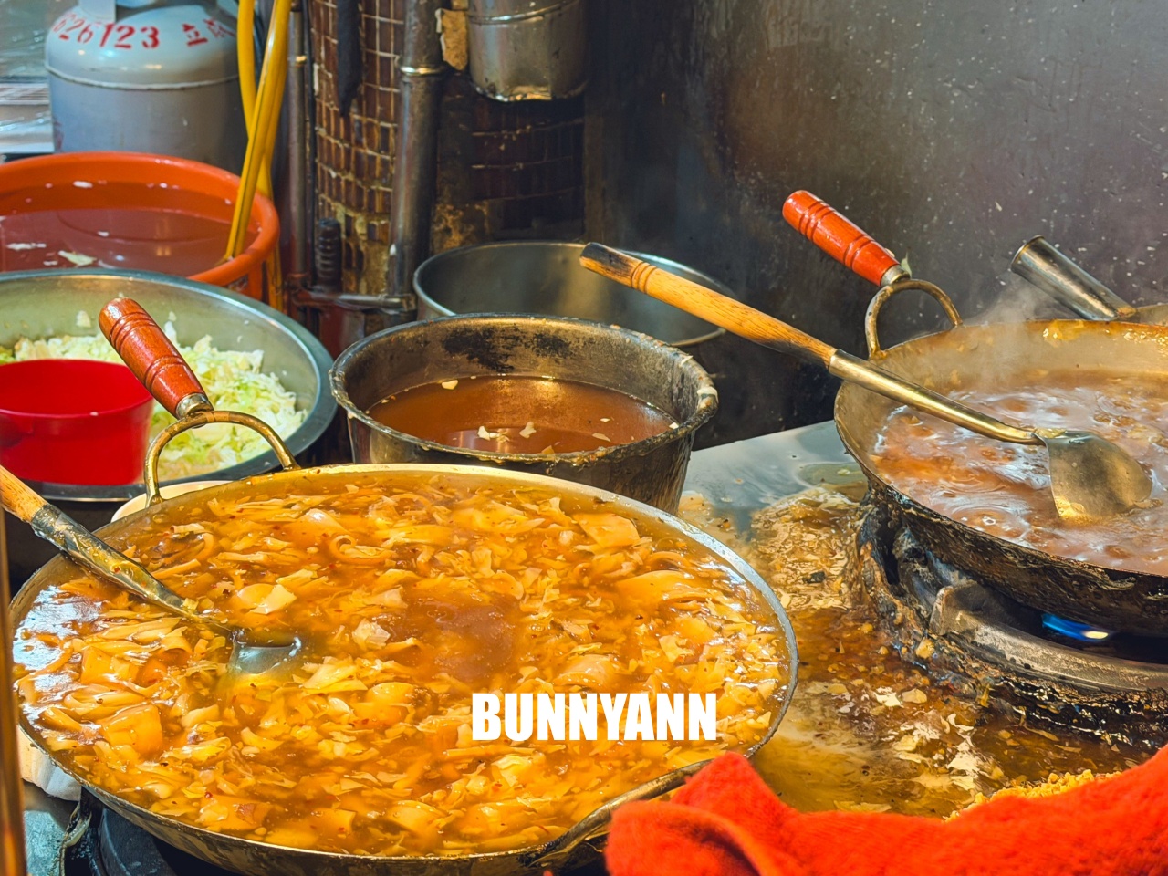 板橋【高記生炒魷魚】板橋慈惠宮周圍超人氣排隊老店，生炒魷魚跟蘿蔔糕超好吃