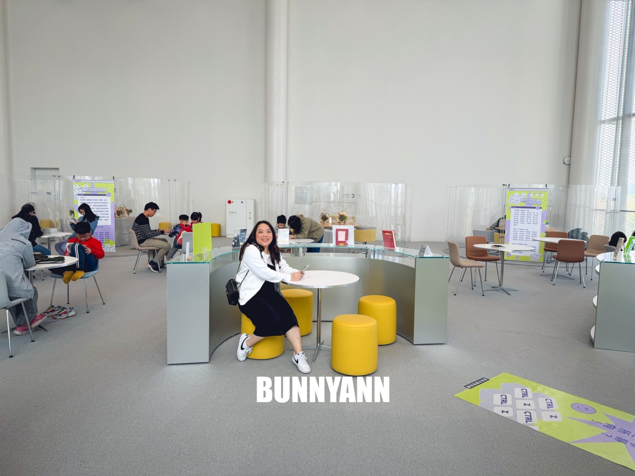 台中【臺中綠美圖】絕美公園中的圖書館，白色森林、雲朵閱讀區、親子停車全攻略。