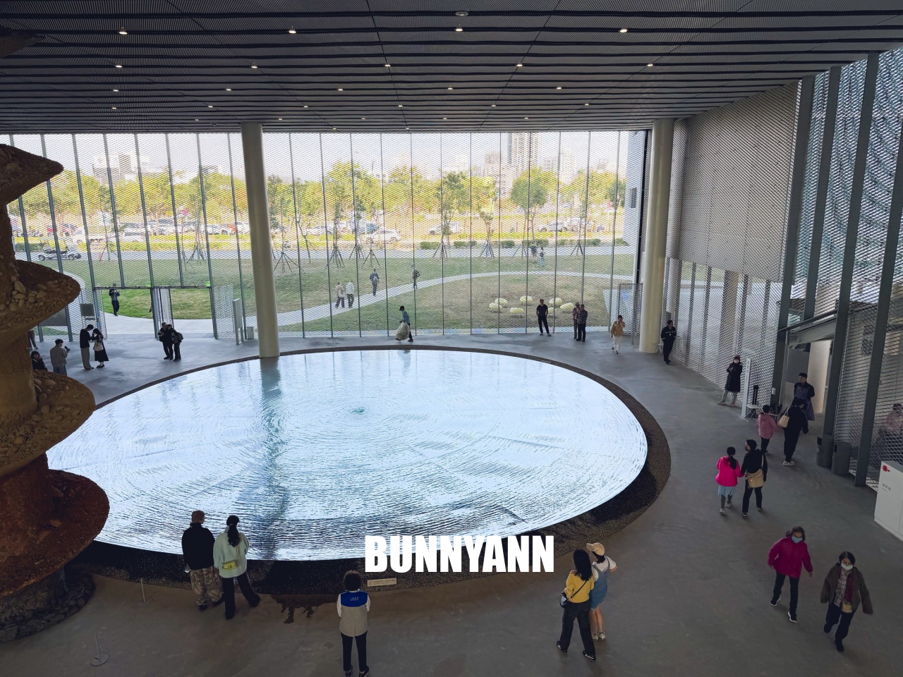 台中【臺中綠美圖】絕美公園中的圖書館,白色森林、雲朵閱讀區、親子停車全攻略。 台中【臺中綠美圖】絕美公園中的圖書館,白色森林、雲朵閱讀區、親子停車全攻略。