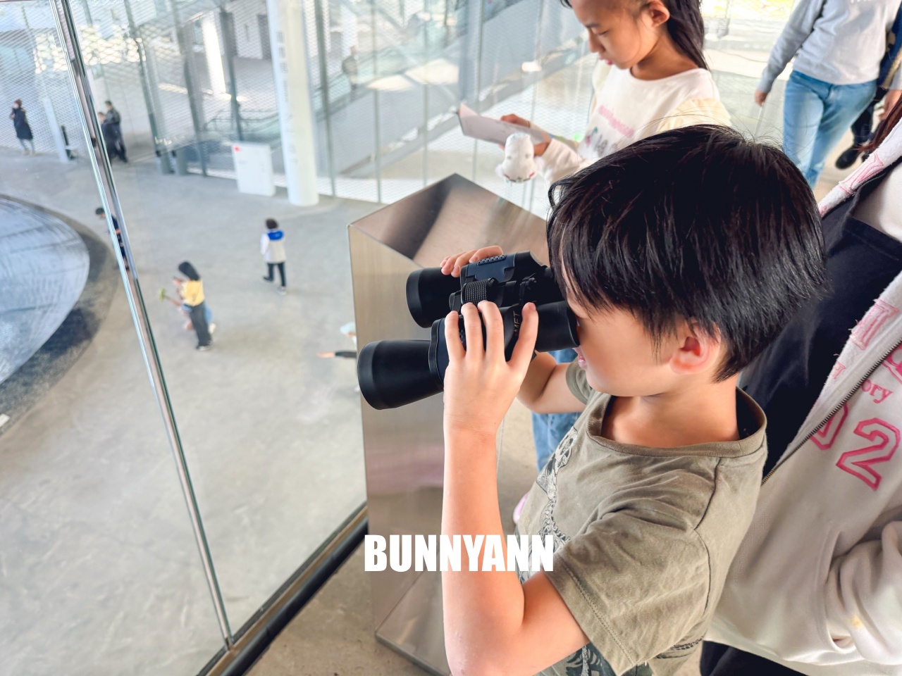 台中【臺中綠美圖】絕美公園中的圖書館,白色森林、雲朵閱讀區、親子停車全攻略。 台中【臺中綠美圖】絕美公園中的圖書館,白色森林、雲朵閱讀區、親子停車全攻略。