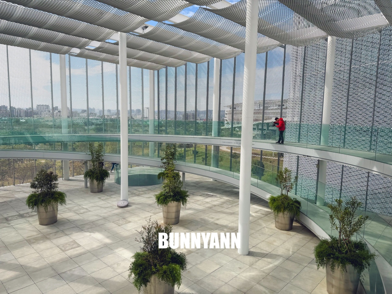 台中【臺中綠美圖】絕美公園中的圖書館,白色森林、雲朵閱讀區、親子停車全攻略。 台中【臺中綠美圖】絕美公園中的圖書館,白色森林、雲朵閱讀區、親子停車全攻略。