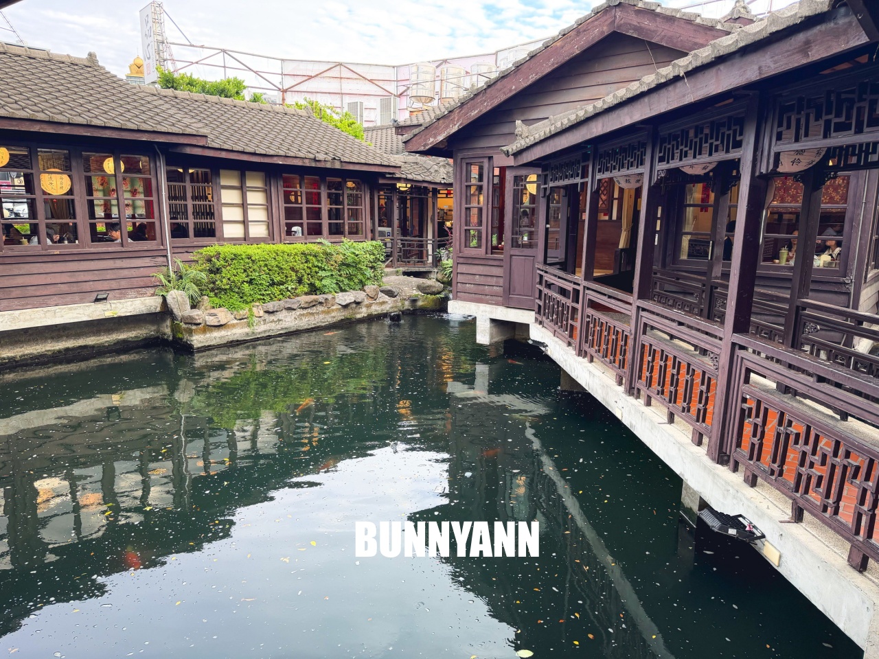 台中【耕讀園國光店】隱藏版江南風庭園茶館,拍照吃火鍋、不限時聚餐好去處。 台中【耕讀園國光店】隱藏版江南風庭園茶館,拍照吃火鍋、不限時聚餐好去處。